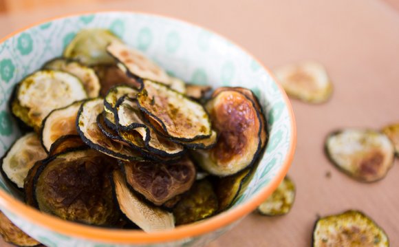 Curry & Ginger Zucchini Chips