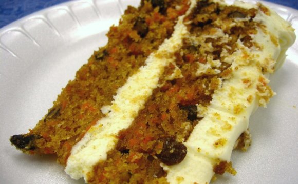 Awesome Carrot Cake with Cream