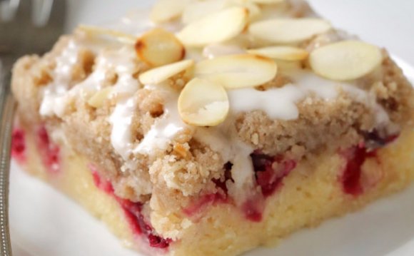 Coffee Cake Cranberry Bars