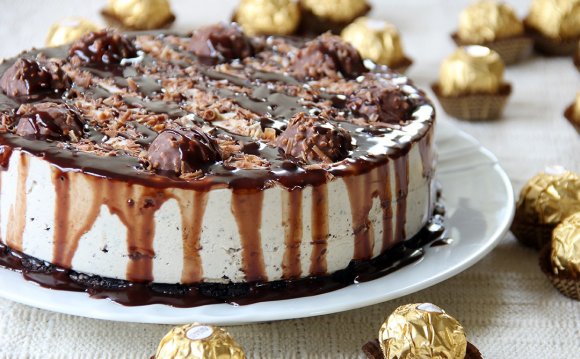 Ferrero Rocher Cheesecake