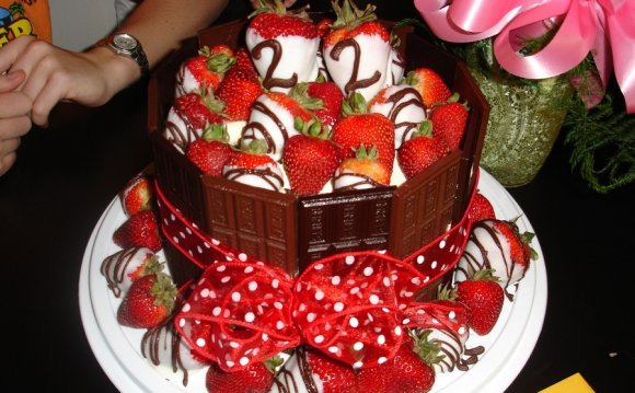 Image of: Fruit Birthday Cake