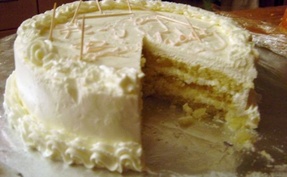 Genoise cake with buttercream