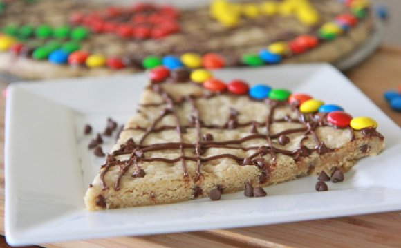 Giant cookie cake chocolate