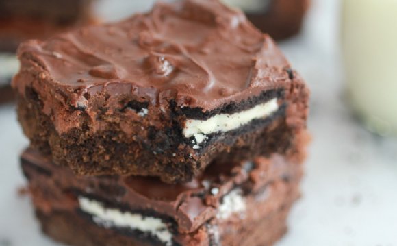 Gooey Chocolate Oreo Crunch