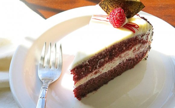 Red Velvet Cake - Cake Boss