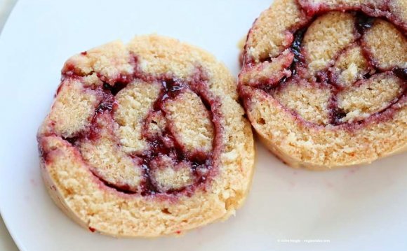 Vegan Swiss roll with Vegan