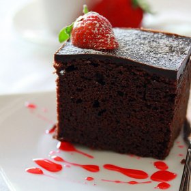 Chocolate cake and chocolate cake recipe. Easy chocolate cake recipe that calls for rich chocolate, butter, flour, and sugar to make chocolate cake. | rasamalaysia.com