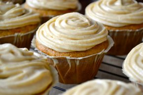 Pumpkin Carrot Cupcakes | www.motherthyme.com