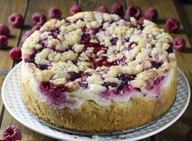 Raspberry Cream Cheese Coffee Cake