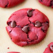 Red Velvet Chocolate Chip Cookies from scrape. Effortless recipe at sallysbakingaddiction.com