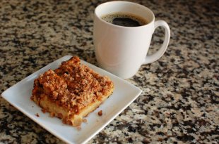 Rhubarb coffee cake