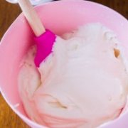 Sweet & tangy Cream Cheese Frosting | sallysbakingaddiction.com