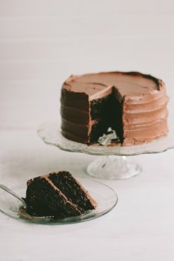 the chocolate cake | the vanilla bean blog