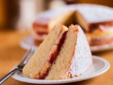 Easy Victoria sponge cake recipe