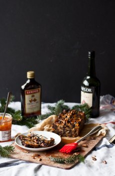 World's Best Fruitcake | bloggingoverthyme.com